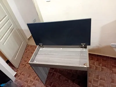 Çalişma Masasi