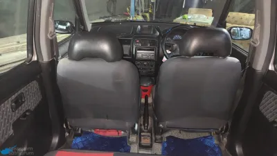 2000 Model Nissan Cube