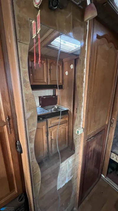 Lux Caravan