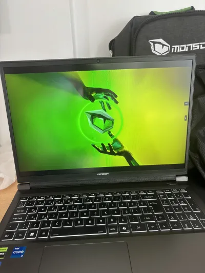 Monster Yüksek Seviye Oyuncu Laptopu