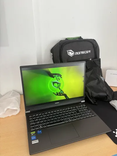 Monster Yüksek Seviye Oyuncu Laptopu