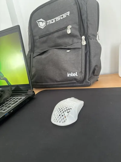Monster Yüksek Seviye Oyuncu Laptopu
