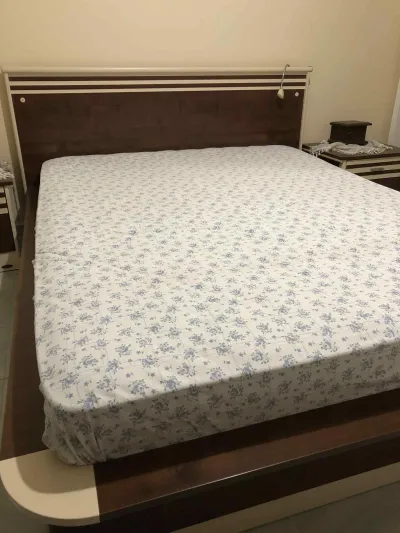 Satilik Çift Kişilik Yatak + 2 Komodin (pazarlik Payi Vardir.)