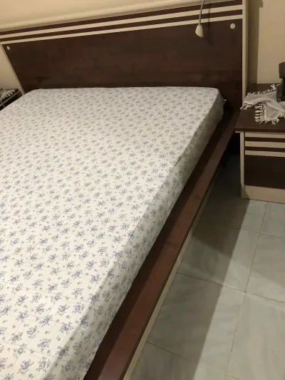 Satilik Çift Kişilik Yatak + 2 Komodin (pazarlik Payi Vardir.)