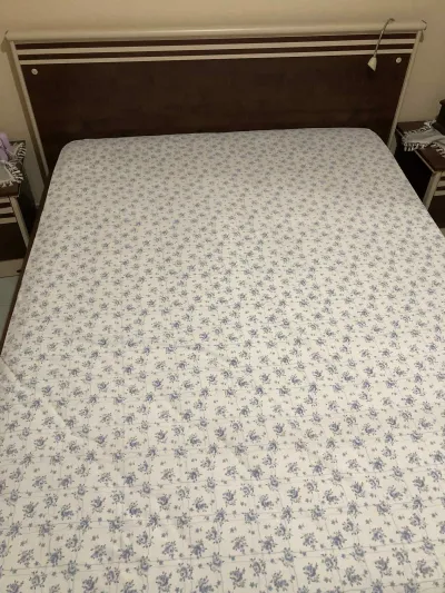 Satilik Çift Kişilik Yatak + 2 Komodin (pazarlik Payi Vardir.)
