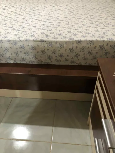 Satilik Çift Kişilik Yatak + 2 Komodin (pazarlik Payi Vardir.)