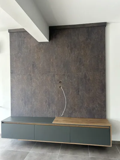 Modern Ve Sade Tasarımlı Duvara Monte Tv Unitesi