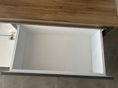 Modern Ve Sade Tasarımlı Duvara Monte Tv Unitesi