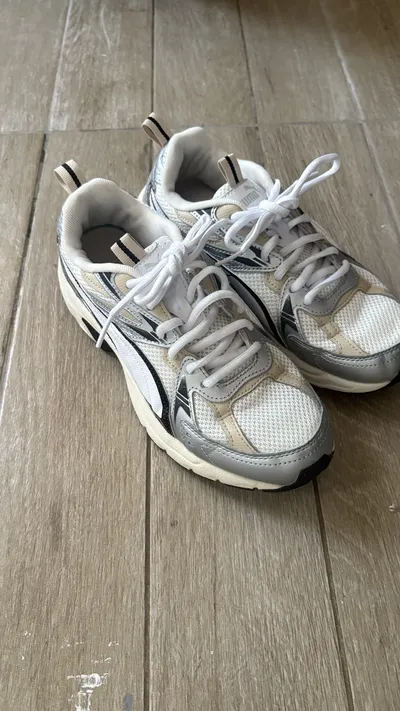 Puma Morphic Sneaker