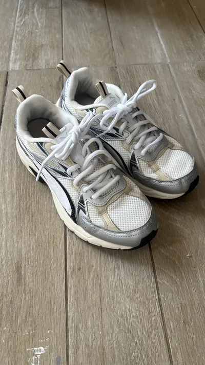 Puma Morphic Sneaker