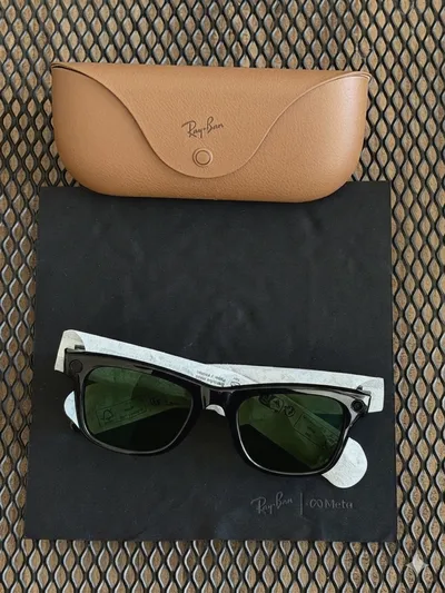 Ray-ban | Meta Wayfarer - Gen 2 Shiny Black Transitions