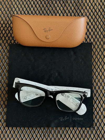 Ray-ban | Meta Wayfarer - Gen 2 Shiny Black Transitions