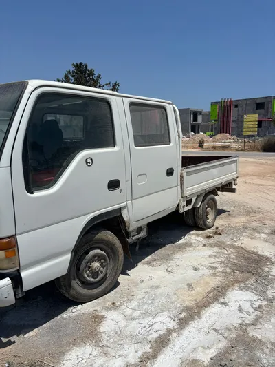 1998 Model Isuzu Elf