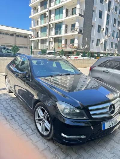 Mercedes C180 2022 Model Siyah
