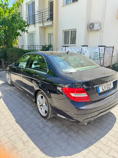 Mercedes C180 2022 Model Siyah
