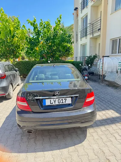 Mercedes C180 2022 Model Siyah