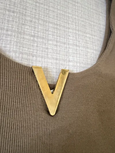 V Metal Detaylı Fitilli Vizon Atlet