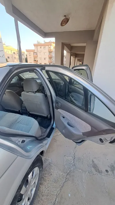 2001 Model Nissan Sanyy