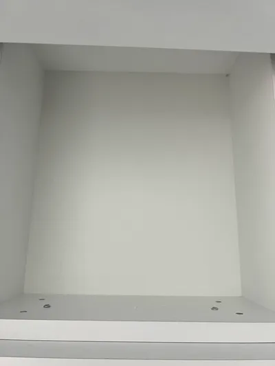 Beyaz Renk Çekmeceli Komodin