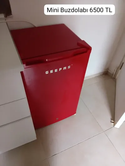 Yepyeni Mini Buzdolabı